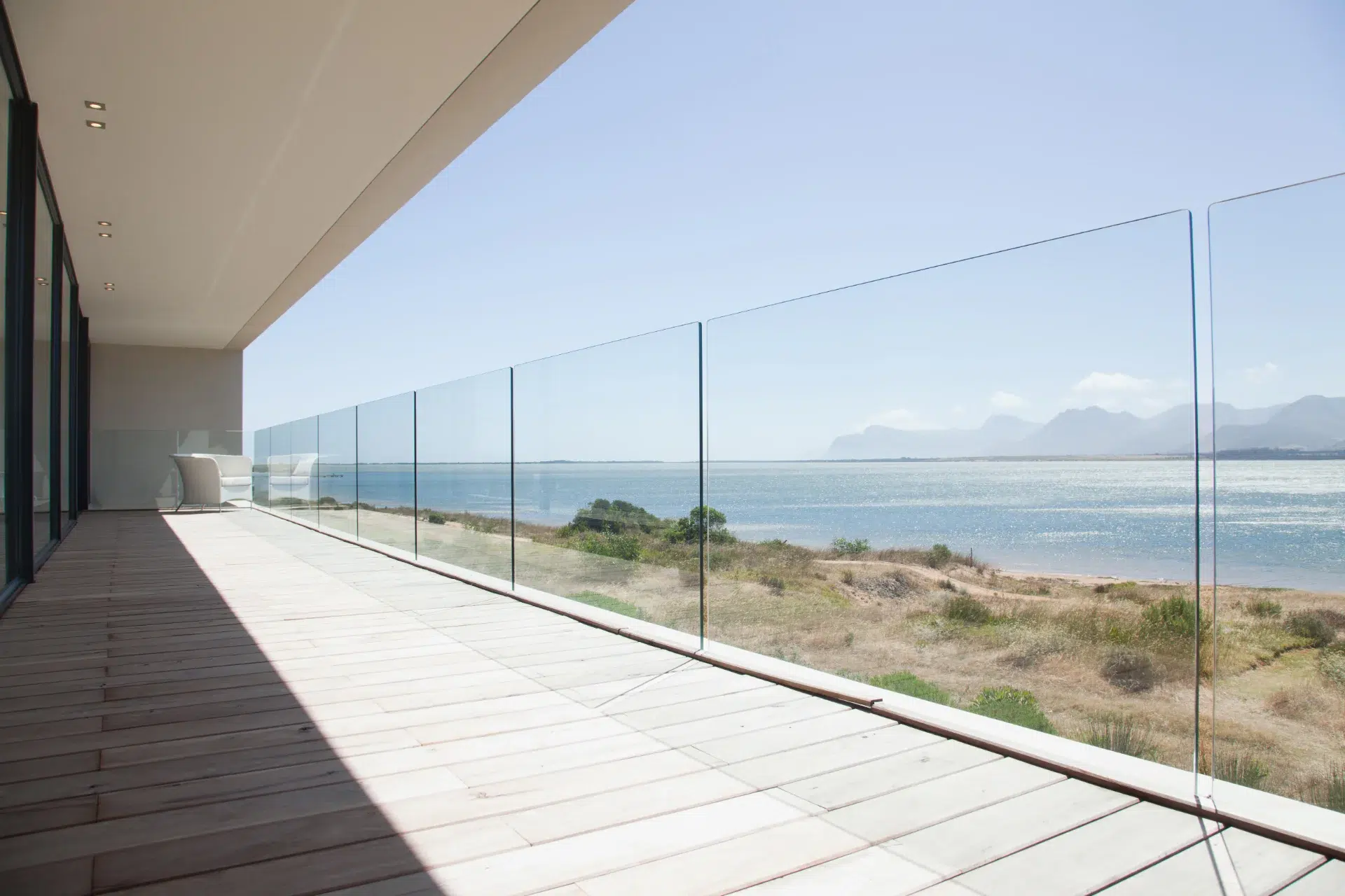VLX 120 Glass Railing System in Riverside, CA | Meridian Windows and Doors Riverside - detail 1